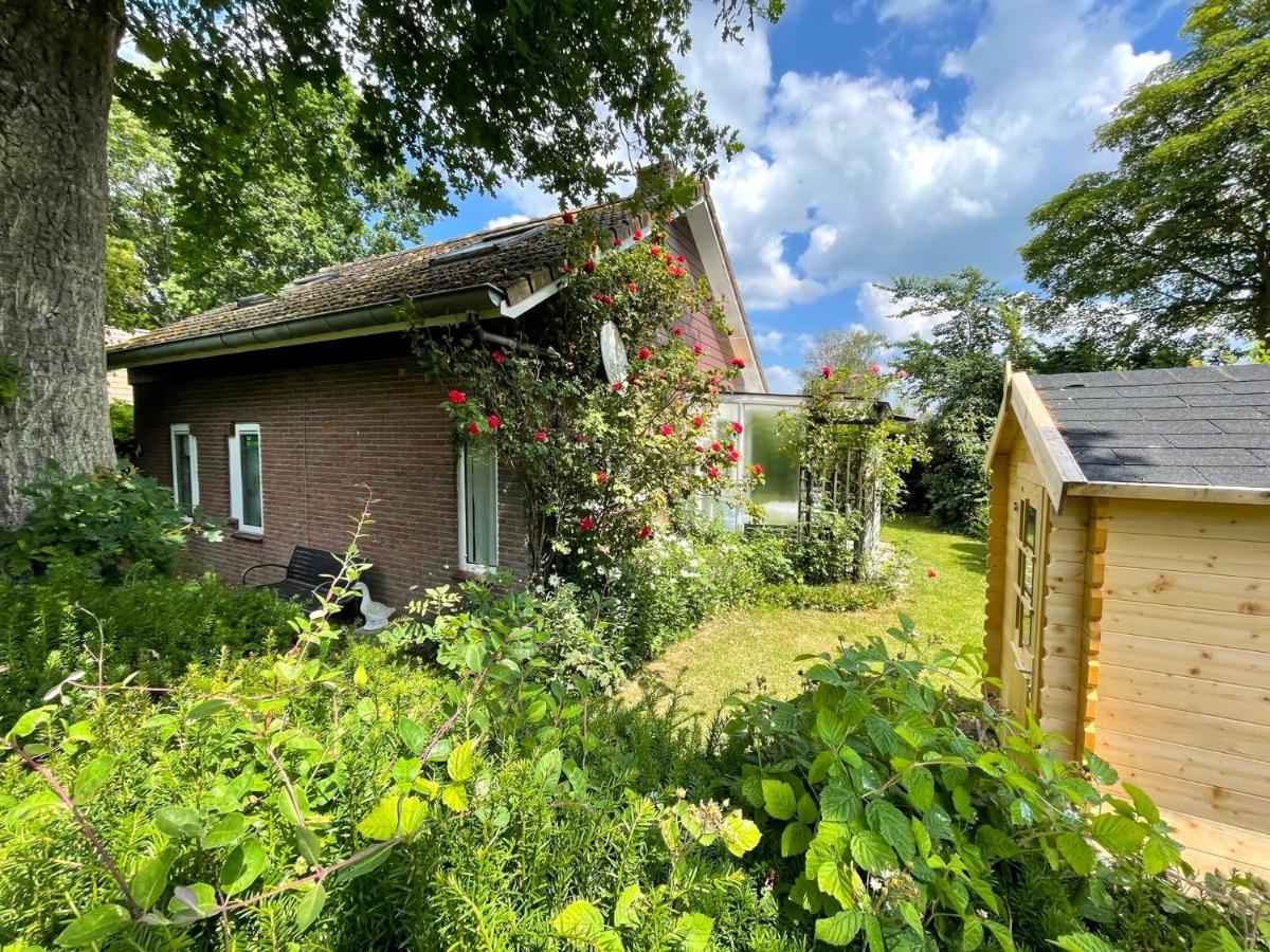 Rustig Gelegen Vakantiebungalow Kortgene Esterno foto