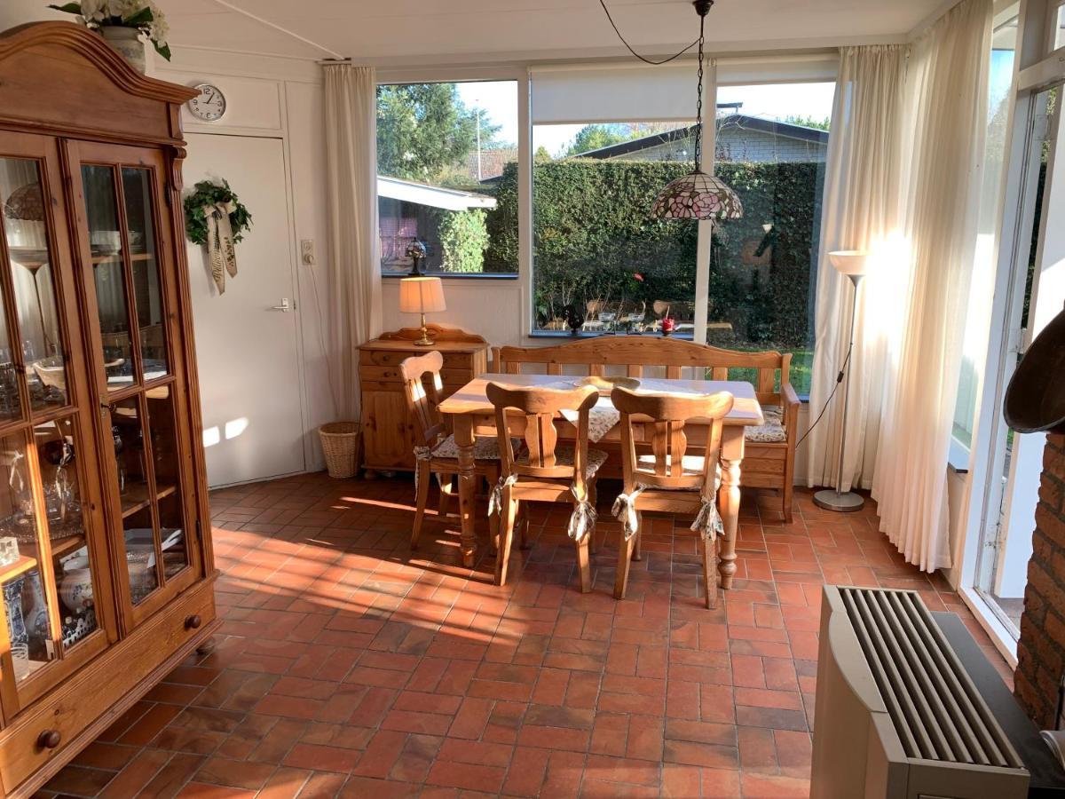 Rustig Gelegen Vakantiebungalow Kortgene Esterno foto