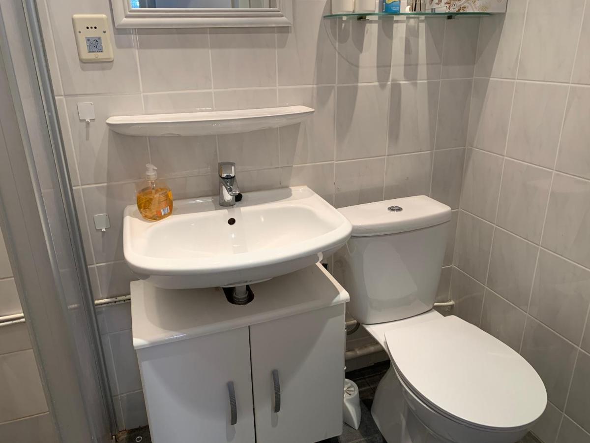 Rustig Gelegen Vakantiebungalow Kortgene Esterno foto